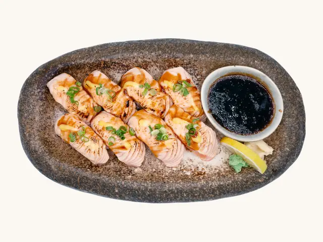 Sake Aburi Sushi (炙燒鮭魚壽司)